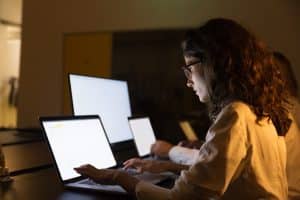 Cómo pasar de Excel y WhatsApp a una mesa de servicio profesional