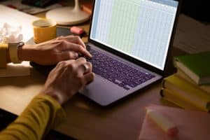 RPA vs macros: Es momento de superar los scripts tradicionales
